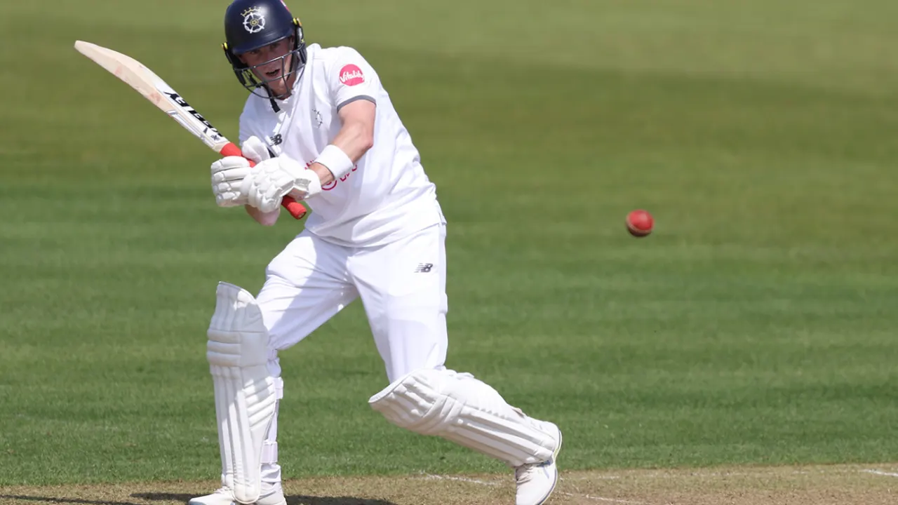 Fletcha Middleton's brilliant century propels Hampshire ahead as Lancashire mount a comeback