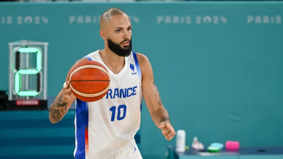 Evan Fournier, NBA veteran, signs with Greek powerhouse Olympiacos after 12 seasons in the league