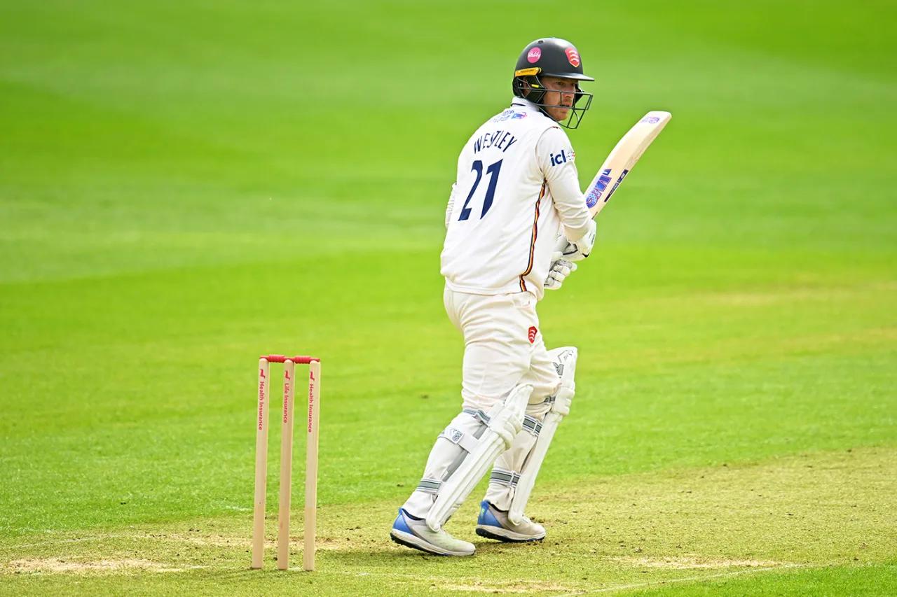 Westley's Century Saves Essex from Collapse in Dim Light